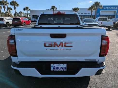 Used 2024 Chevrolet Suburban Premier w/ Premium Package image 5