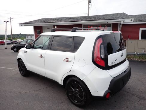 Used 2015 Kia Soul FWD image 4