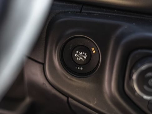 Used 2018 Jeep Wrangler Unlimited Sport S AWD/4WD image 10
