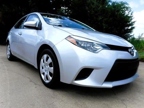 Used 2014 Toyota Corolla LE image 3