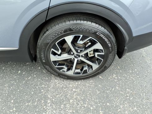 Used 2024 Kia Sportage EX image 7