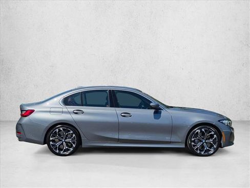 Used 2025 BMW 330i Sedan RWD image 4