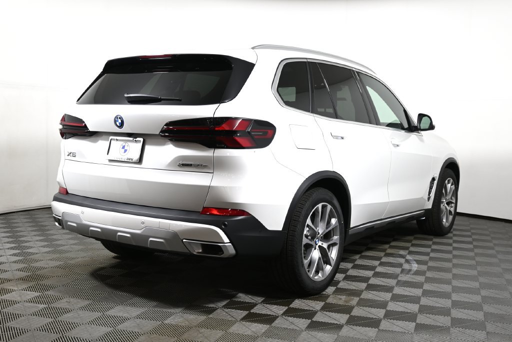 Used 2026 BMW X5 xDrive50e w/ Climate Comfort Package AWD/4WD image 7