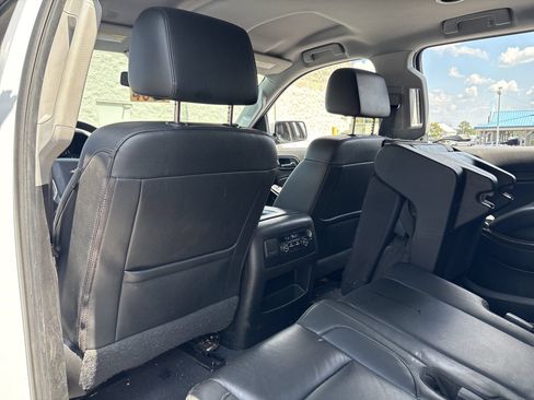 Used 2020 Chevrolet Suburban LT RWD image 18