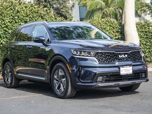 Used 2023 Kia Sorento EX FWD image 2