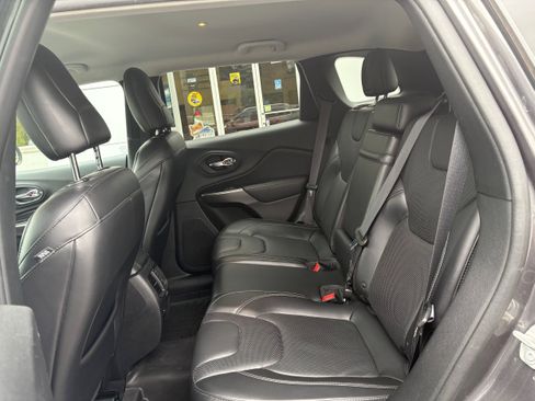 Certified 2019 Jeep Cherokee Limited AWD/4WD image 11