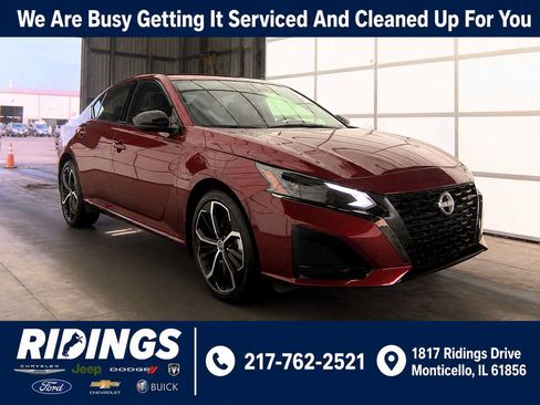 Used 2025 Nissan Altima 2.5 SR AWD/4WD image 1