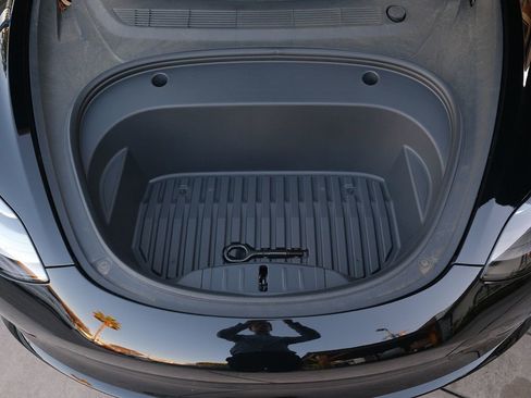 Used 2023 Tesla Model 3 Standard Range image 41