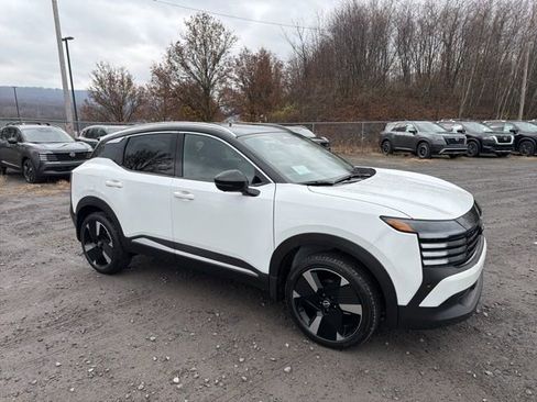 New 2026 Nissan Kicks SR w/ SR Premium Package image 4