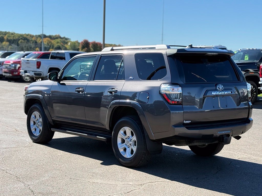 Used 2016 Toyota 4Runner SR5 AWD/4WD image 36