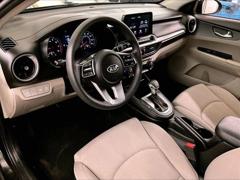 Used 2019 Kia Forte LXS FWD image 12
