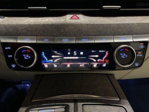 Used 2024 Genesis G80 image 53