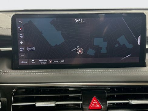 Used 2025 Genesis G70 2.5T image 22