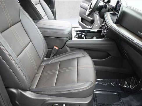 Used 2025 Chevrolet Tahoe High Country AWD/4WD image 26