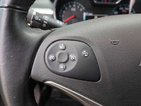 Used 2016 Chevrolet Impala LT w/ Convenience Package image 23