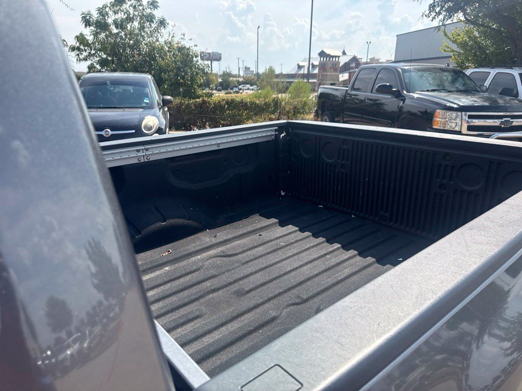 Certified 2024 Nissan Titan SV w/ SV Convenience Package RWD image 10