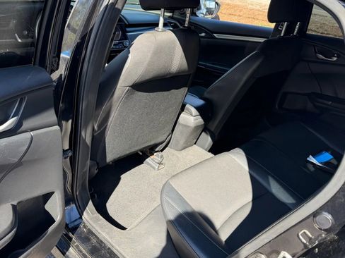 Used 2019 Honda Civic Sport image 6