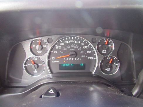 Used 2014 Chevrolet Express 1500 RWD image 32