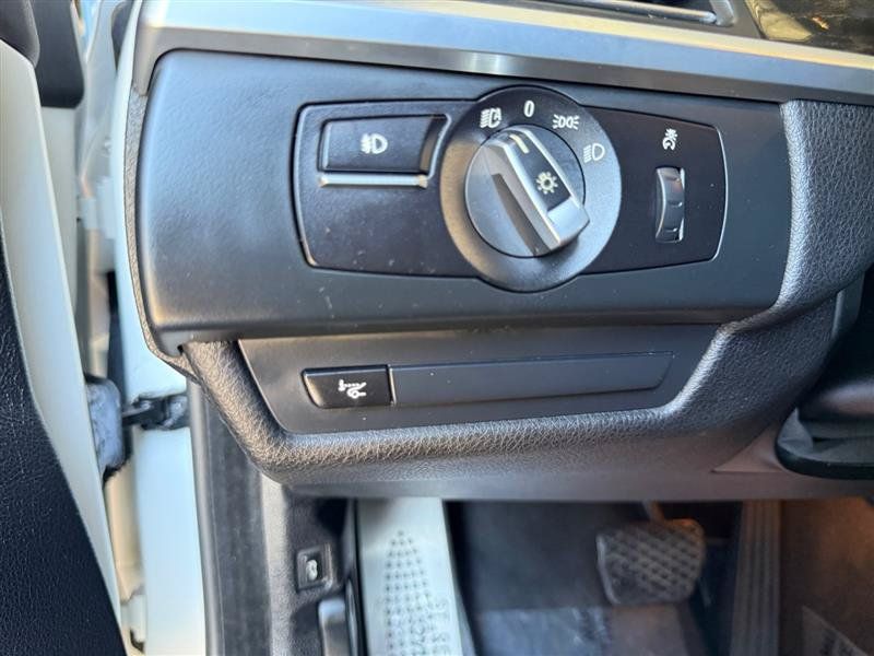 Used 2015 BMW 640i Convertible RWD image 33