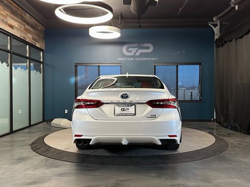 Used 2021 Toyota Camry XSE image 4