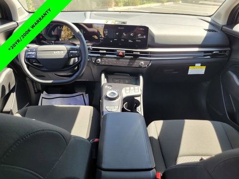 New 2026 Kia Sportage LX image 7