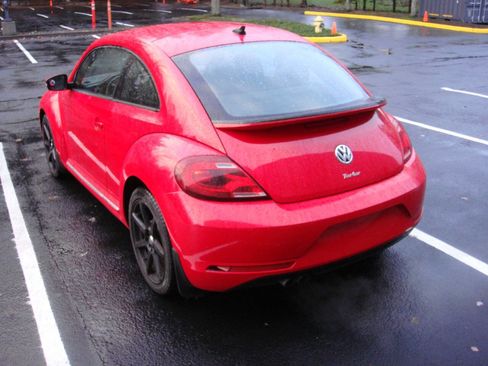 Used 2018 Volkswagen Beetle 2.0T S image 8