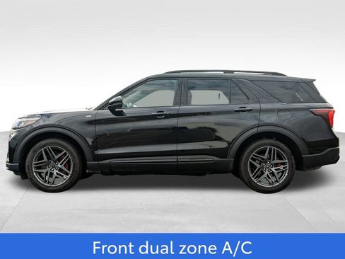 Used 2025 Ford Explorer ST-Line w/ ST-Line Street Pack image 4