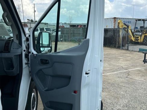 Used 2019 Ford Transit 250 148 Medium Roof image 19