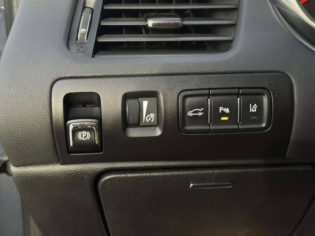Used 2015 Chevrolet Impala LTZ FWD image 26