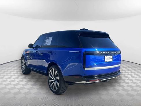 Used 2024 Land Rover Range Rover Autobiography image 4