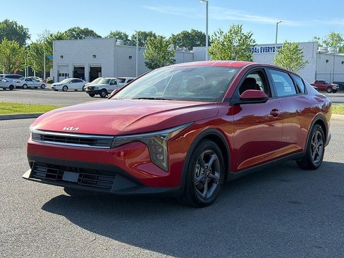 Used 2025 Kia K4 LXS FWD image 4