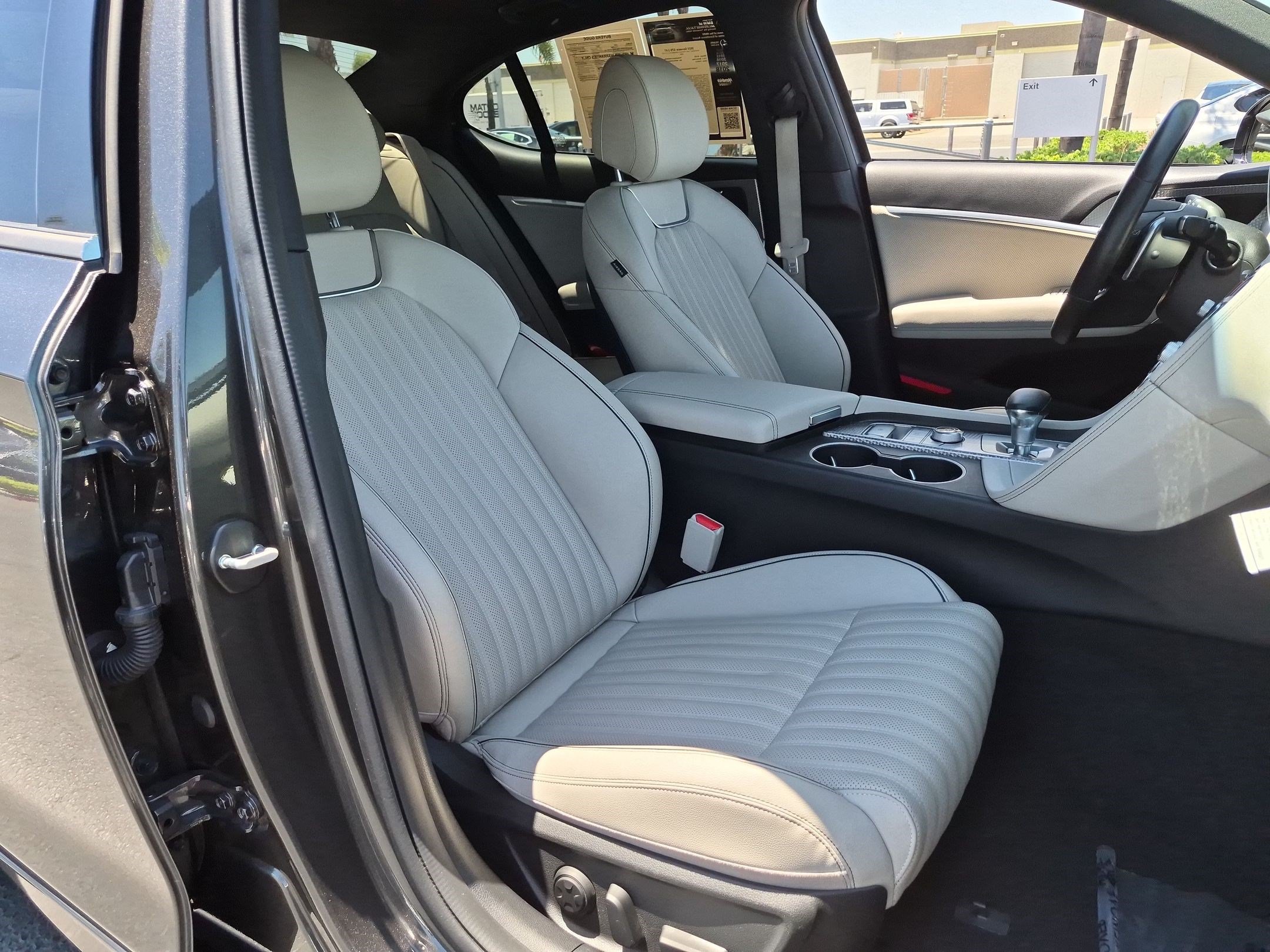 Used 2023 Genesis G70 2.0T image 33