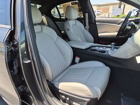 Used 2023 Genesis G70 2.0T w/ Sport Prestige Package RWD image 33