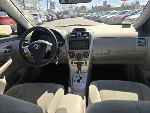 Used 2013 Toyota Corolla LE image 14