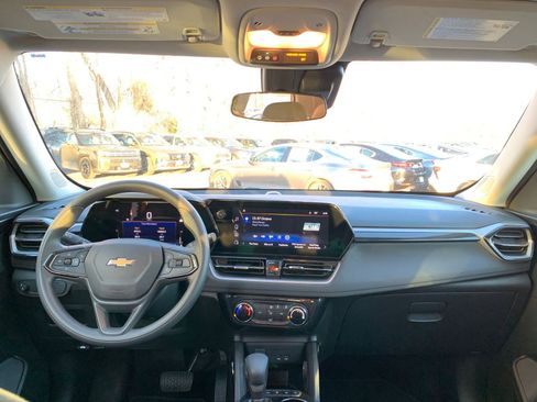 Used 2025 Chevrolet TrailBlazer LT image 31