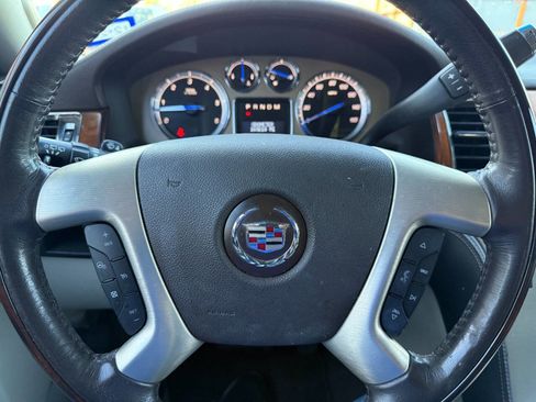 Used 2013 Cadillac Escalade Platinum image 16