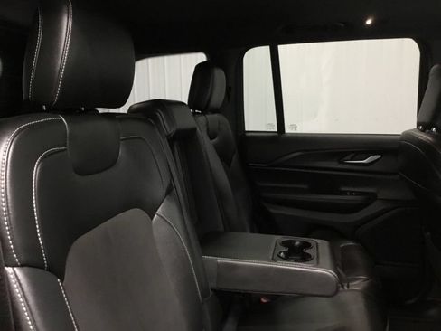 Used 2023 Jeep Grand Cherokee Altitude AWD/4WD image 21