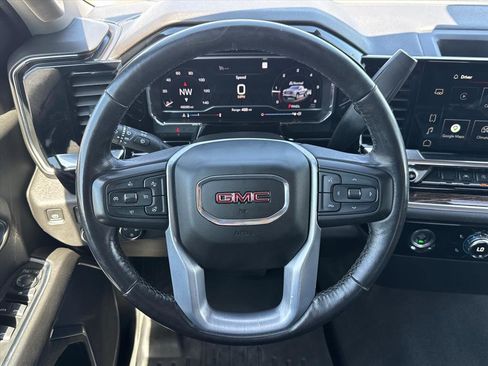 Used 2022 GMC Sierra 1500 SLE w/ Enhanced Capability Package AWD/4WD image 10