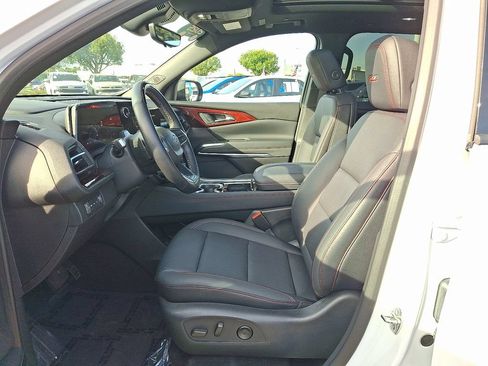 Certified 2025 Chevrolet Traverse Z71 w/ Enhanced Driving Package AWD/4WD image 14