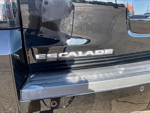 Used 2019 Cadillac Escalade Premium Luxury image 22
