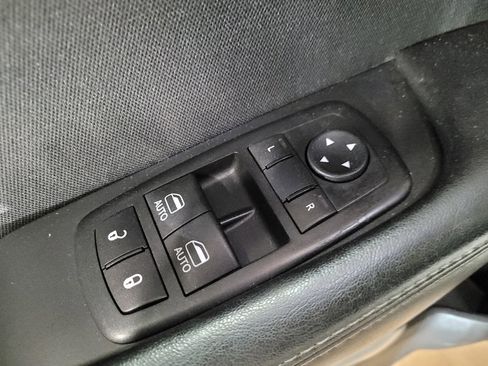 Used 2016 Dodge Challenger SXT RWD image 27