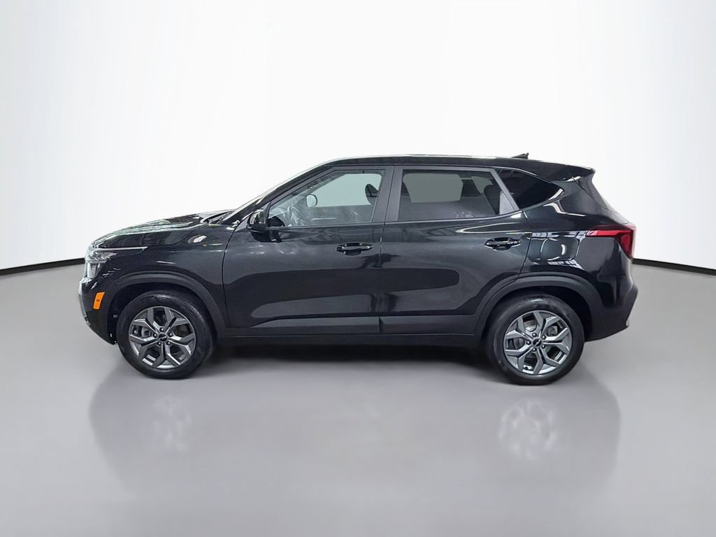 Used 2024 Kia Seltos LX AWD/4WD image 6