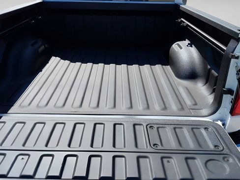 New 2026 RAM 1500 Laramie AWD/4WD image 21