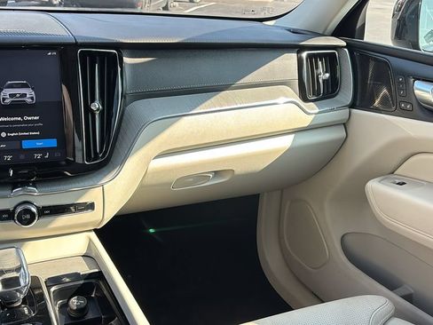 Certified 2025 Volvo XC60 B5 Ultra AWD/4WD image 7