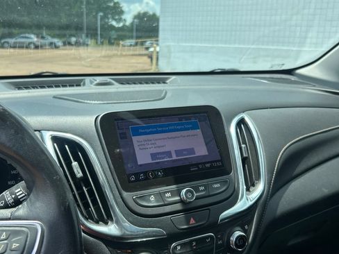 Used 2020 Chevrolet Equinox Premier FWD image 11