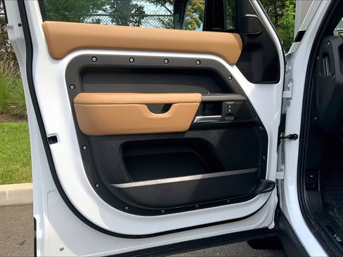 New 2025 Land Rover Defender 130 V8 image 10