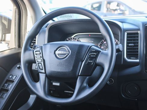 Used 2024 Nissan Frontier SV image 16