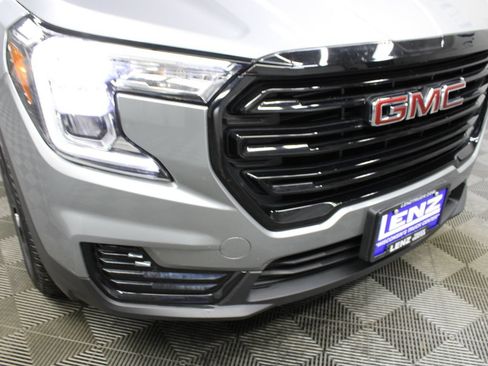 Used 2024 GMC Terrain SLE w/ GMC Pro Grade Package AWD/4WD image 48