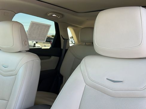 Used 2023 Cadillac XT5 Premium Luxury image 19