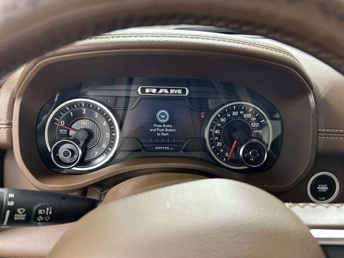 Used 2019 RAM 1500 Laramie AWD/4WD image 13